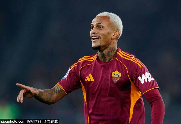 评论员:皇马关注韦斯利完全正确 他两路都能打 评论员:皇马关注韦斯利完全正确 他两路都能打